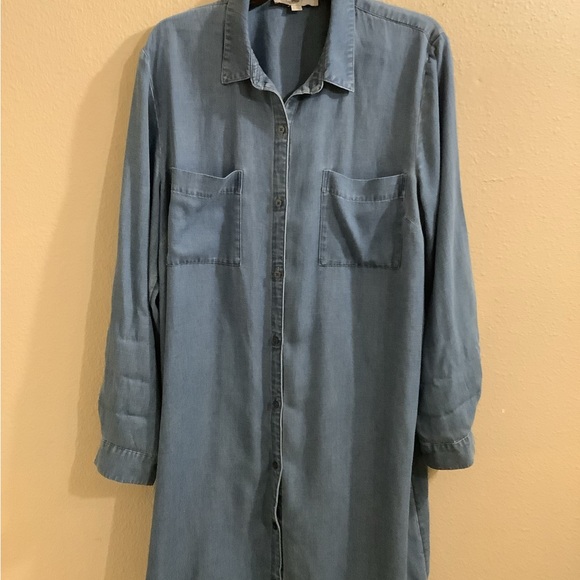 Dress - Picture 2 of 4